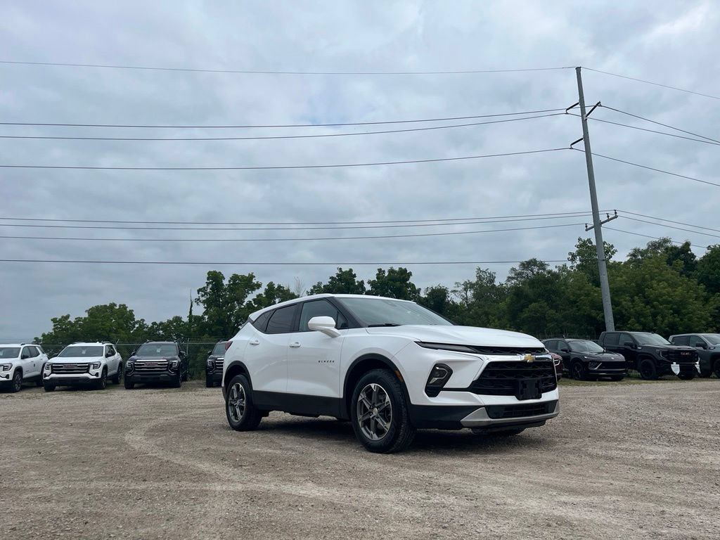Used 2023 Chevrolet Blazer LT FWD image 5