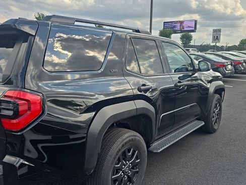 Used 2025 Toyota 4Runner SR5 AWD/4WD image 3