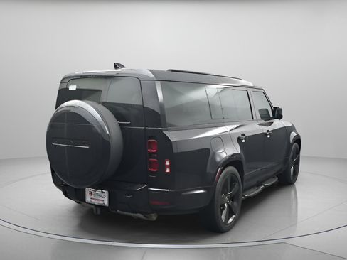 Certified 2025 Land Rover Defender 130 X-Dynamic SE AWD/4WD image 16