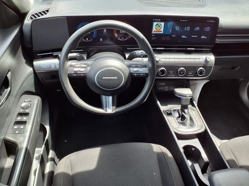 Used 2024 Hyundai Kona SE AWD/4WD image 7