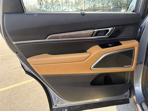 Used 2021 Kia Telluride SX w/ Nightfall Edition Package image 22