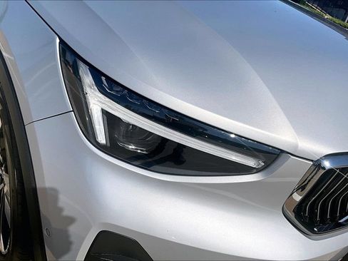 Certified 2024 Volvo XC40 B5 Plus w/ Protection Package Premier AWD/4WD image 41