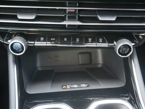 New 2026 Chevrolet Traverse RS AWD/4WD image 8
