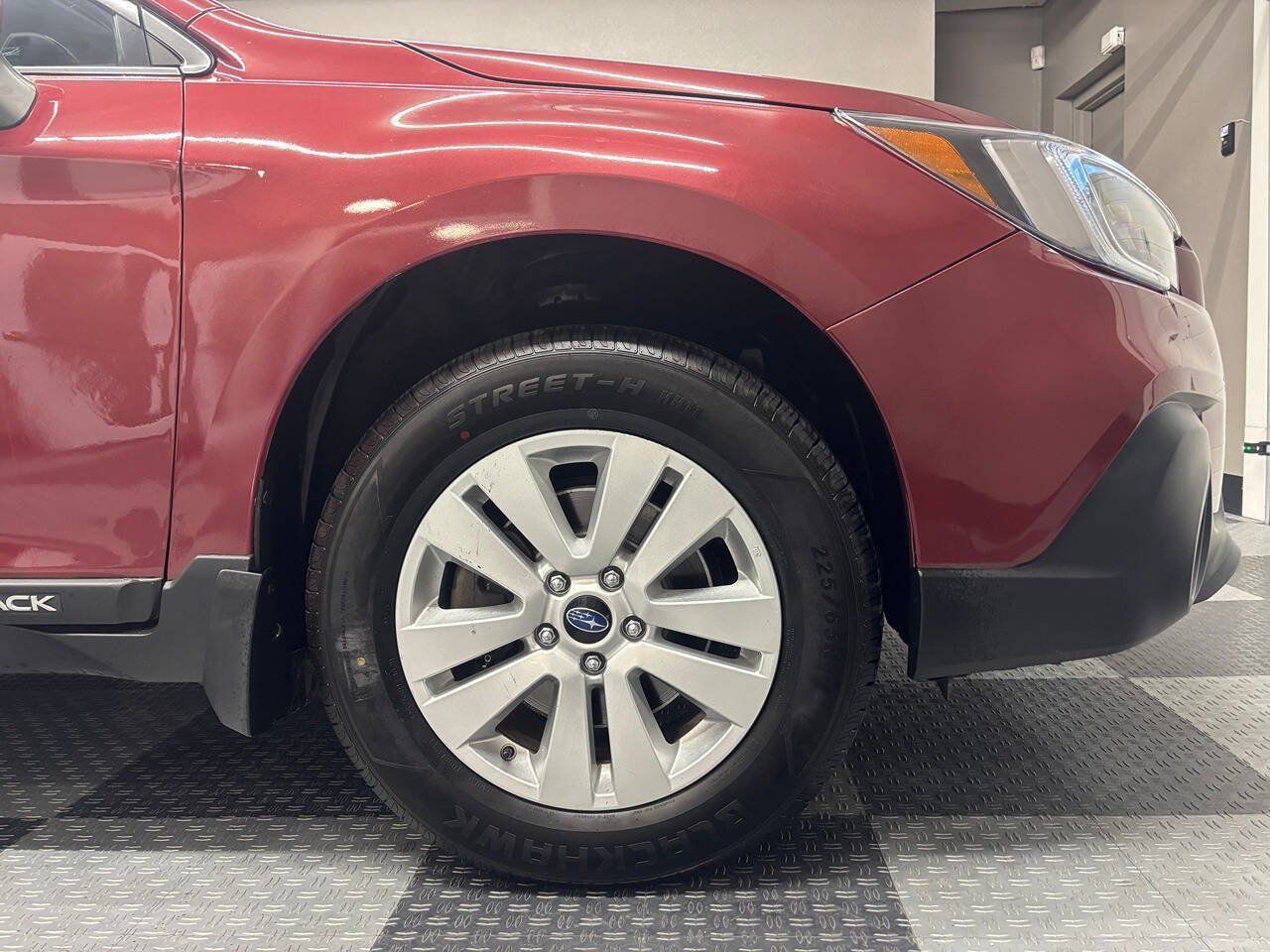 Used 2019 Subaru Outback 2.5i Premium w/ Popular Package #2 AWD/4WD image 5