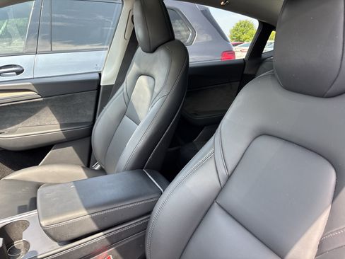 Used 2023 Tesla Model Y AWD image 34
