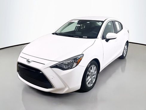 Used 2016 Scion iA FWD image 3