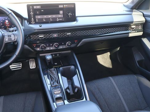 Used 2025 Honda Accord Sport image 10