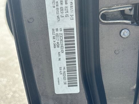 Used 2019 Chrysler 300 Limited RWD image 29