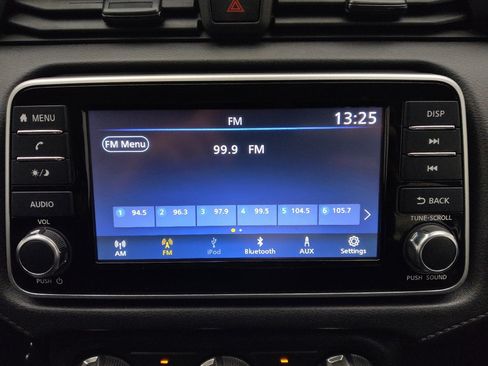 Used 2025 Nissan Versa S w/ Trunk Package FWD image 25