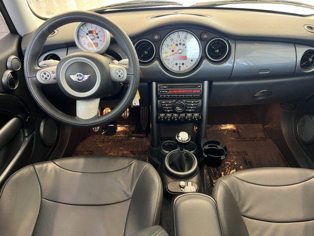 Used 2004 MINI Cooper S FWD image 16