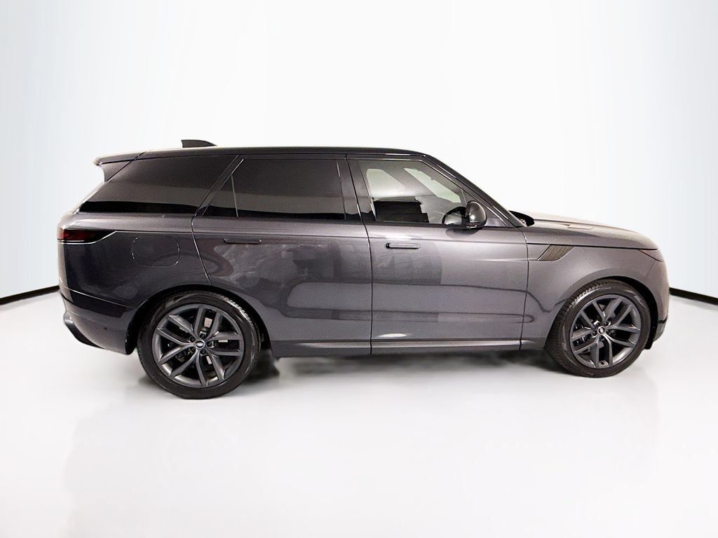 Used 2024 Land Rover Range Rover Sport SE AWD/4WD image 4