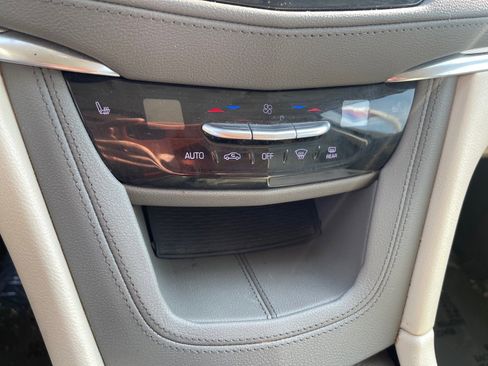 Used 2020 Cadillac XT5 Premium Luxury image 14