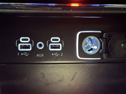 Used 2023 Jeep Grand Cherokee L Limited image 29