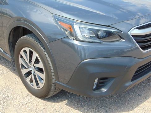 Used 2022 Subaru Outback Premium AWD/4WD image 2
