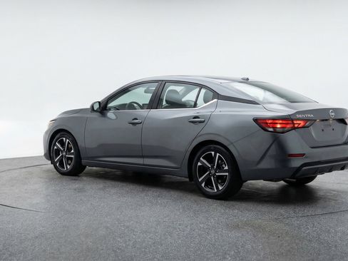 Used 2025 Nissan Sentra SV FWD image 6