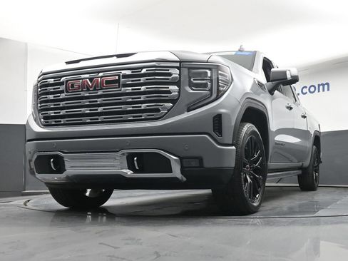 Used 2025 GMC Sierra 1500 Denali w/ Denali Reserve Package AWD/4WD image 7