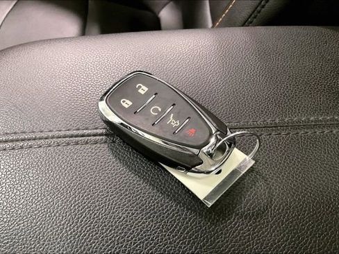 Used 2021 Chevrolet Equinox Premier image 11