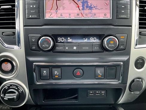 Used 2019 Nissan Titan PRO-4X image 17