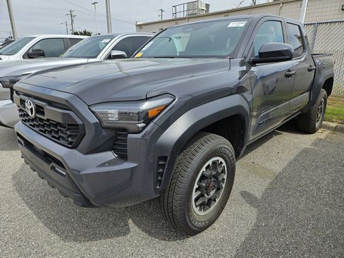 Used 2024 Toyota Tacoma TRD Off-Road image 7