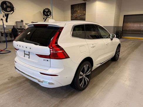 Used 2023 Volvo XC60 B5 Plus image 6