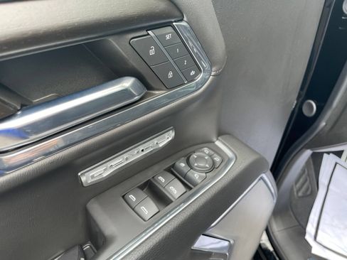 Used 2024 GMC Sierra 1500 Denali w/ Technology Package AWD/4WD image 18