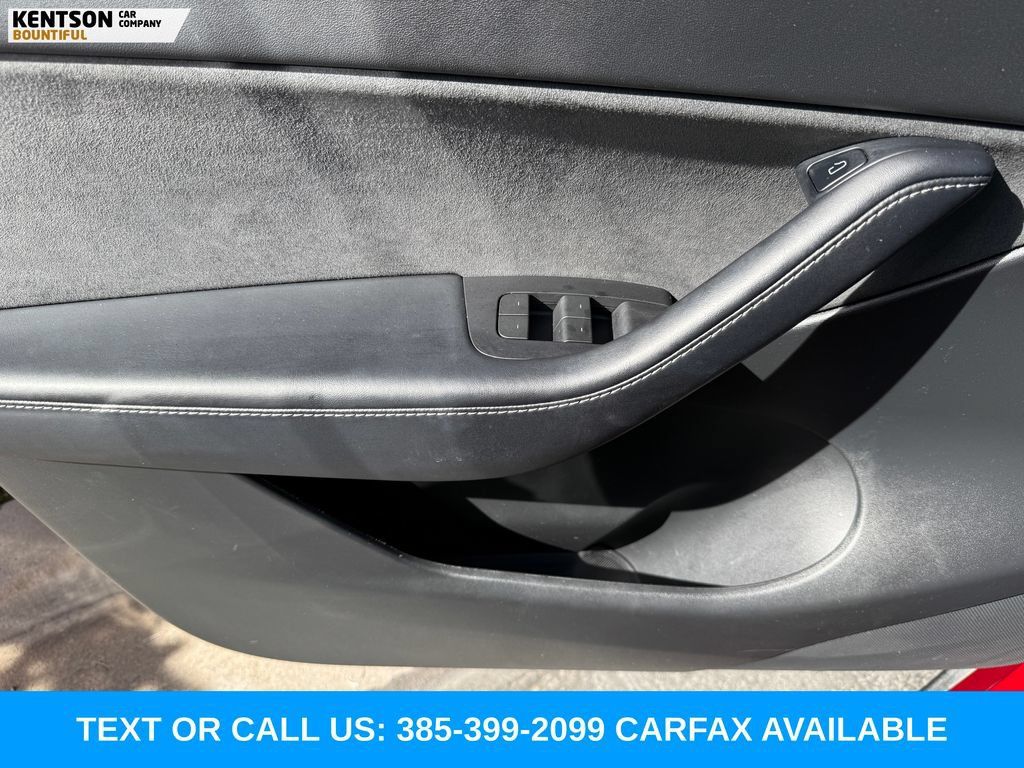 Used 2022 Tesla Model Y Performance AWD/4WD image 16