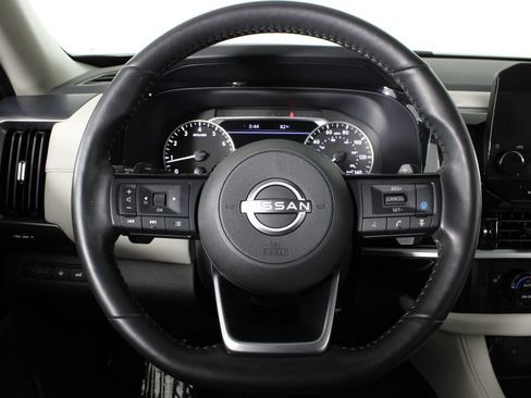Certified 2025 Nissan Pathfinder SL w/ Cargo Package FWD image 10