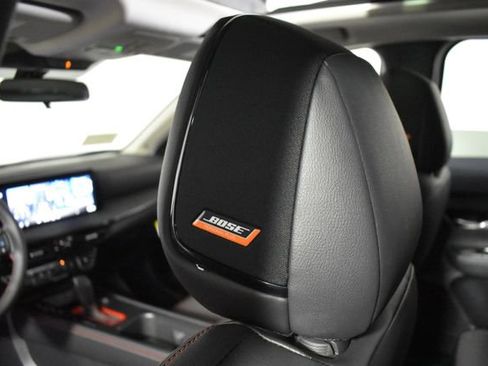 New 2026 Nissan Kicks SR w/ SR Premium Package AWD/4WD image 11