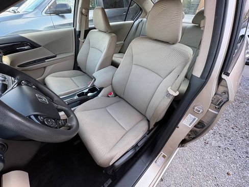 Used 2017 Honda Accord LX image 27