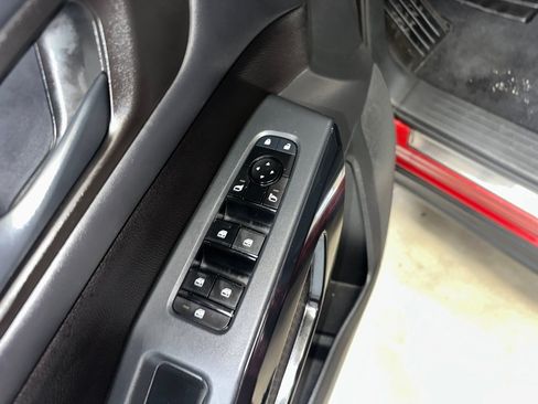 Used 2023 Nissan Pathfinder SV w/ Lighting Package (N92) AWD/4WD image 8