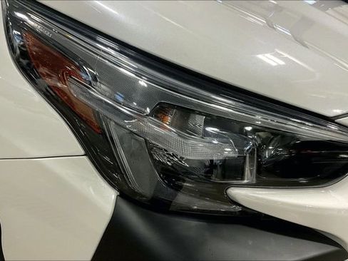 Used 2025 Subaru Outback Limited AWD/4WD image 28