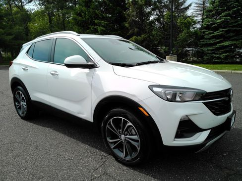 Certified 2023 Buick Encore GX Select FWD image 2