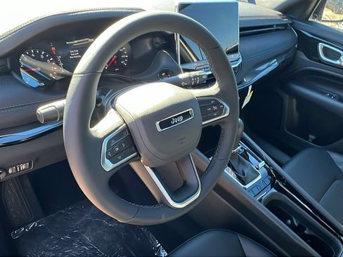 New 2026 Jeep Compass Latitude image 20