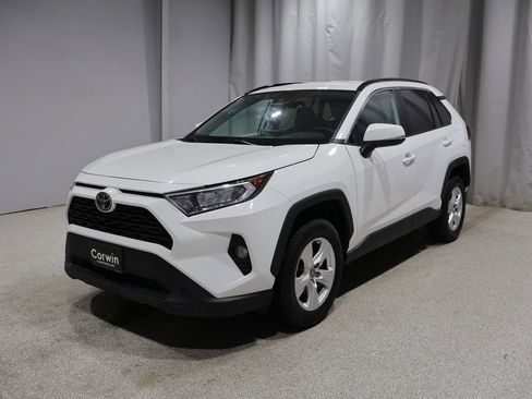 Used 2021 Toyota RAV4 XLE AWD/4WD image 6