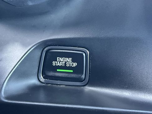 Used 2020 Chevrolet Camaro LT image 9