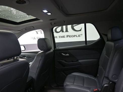 Used 2019 Chevrolet Traverse Premier w/ Driver Confidence II Package FWD image 21