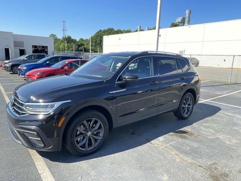 Used 2023 Volkswagen Tiguan SE FWD image 4