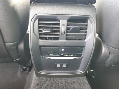 Used 2025 BMW 330i Sedan image 19