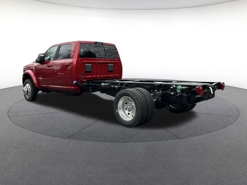 New 2026 RAM 4500 4x4 Crew Cab DRW image 3