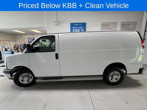 Used 2024 Chevrolet Express 2500 w/ Driver Convenience Package RWD image 5
