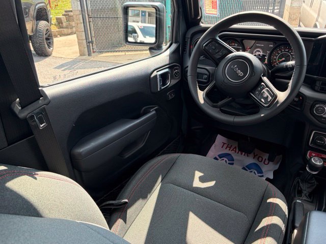 Used 2026 Jeep Gladiator Rubicon AWD/4WD image 32