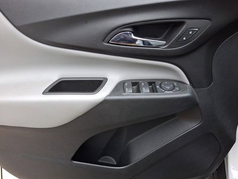 Used 2021 Chevrolet Equinox LS w/ LS Convenience Package FWD image 14