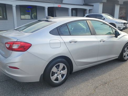 Used 2016 Chevrolet Cruze LS image 5