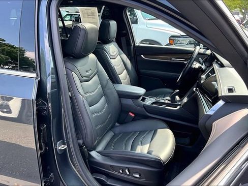 Used 2023 Cadillac XT6 Premium Luxury w/ Platinum Package AWD/4WD image 7