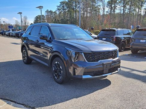 New 2026 Kia Sorento S w/ S Panoramic Sunroof Package FWD image 3