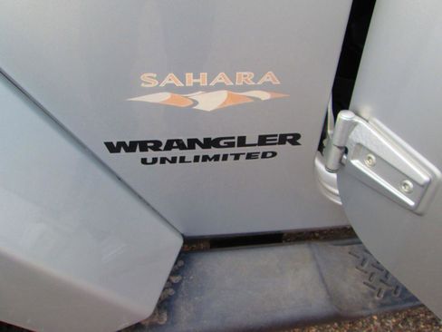 Used 2012 Jeep Wrangler Unlimited Sahara w/ Connectivity Group image 15