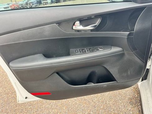 Used 2024 Kia Forte GT-Line FWD image 9
