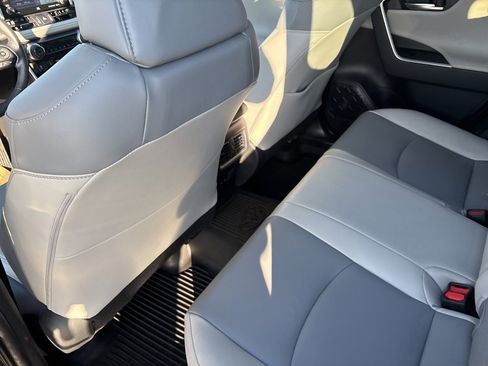 Used 2020 Toyota RAV4 Limited image 33