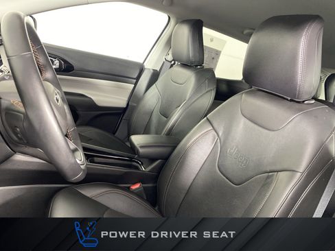 Used 2022 Jeep Compass Limited image 16