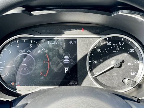 Used 2025 Nissan Versa SV w/ Trunk Package image 19